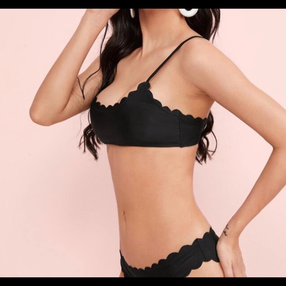 PERFECT SCALLOP BIKINI - Picture 3 of 7